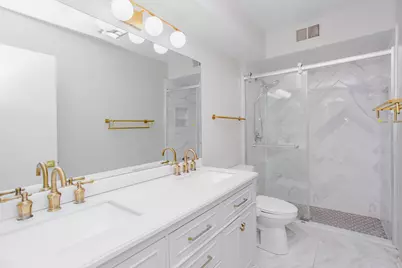2846 W Touhy Avenue #H, Chicago, IL 60645 - Photo 9