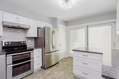 2846 W Touhy Avenue #H, Chicago, IL 60645 - Photo 5