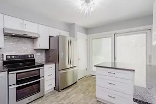 2846 W Touhy Ave, Chicago, IL 60645 - Photo 5