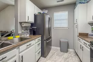 711 Newton Dr, Champaign, IL 61822 - Photo 15