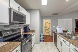 711 Newton Dr, Champaign, IL 61822 - Photo 17