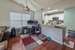 711 Newton Dr, Champaign, IL 61822 - Photo 7