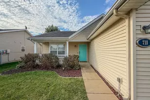 711 Newton Dr, Champaign, IL 61822 - Photo 3