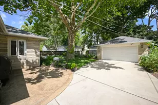 519 Byron Ct, Wheaton, IL 60187 - Photo 23