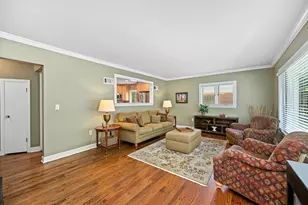 519 Byron Ct, Wheaton, IL 60187 - Photo 5