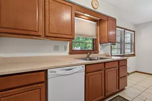 1112 Prestwick Pkwy, Rockford, IL 61107 - Photo 5
