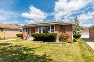 7046 W Cleveland St, Niles, IL 60714 - Photo 3