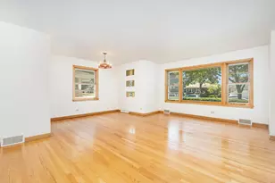 7046 W Cleveland St, Niles, IL 60714 - Photo 5