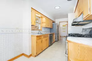 7046 W Cleveland St, Niles, IL 60714 - Photo 11