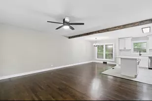 671 W St Aubin Dr, Addison, IL 60101 - Photo 7
