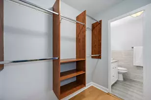 555 W Cornelia Ave, Chicago, IL 60657 - Photo 11