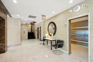 555 W Cornelia Ave, Chicago, IL 60657 - Photo 15