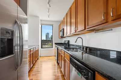859 W Erie Street #504, Chicago, IL 60642 - Photo 5