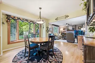 1129 Sunnybrook Dr, Naperville, IL 60540 - Photo 7