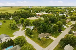 705 E Newton St, Heyworth, IL 61745 - Photo 5
