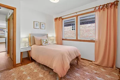 6905 W Leland Avenue, Harwood Heights, IL 60706 - Photo 5