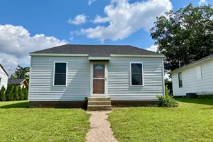 618 Poplar St, Savanna, IL 61074 - Photo 1