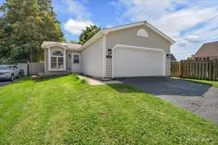 310 Lily Ln, Lakemoor, IL 60051 - Photo 1