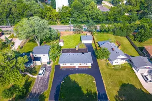 727 Skyline Dr, Barrington, IL 60010 - Photo 3