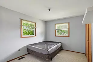1055 Belle Plaine Ave, Gurnee, IL 60031 - Photo 9