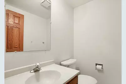 1055 Belle Plaine Avenue, Gurnee, IL 60031 - Photo 7