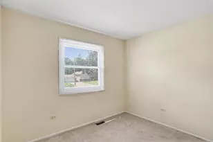 1055 Belle Plaine Ave, Gurnee, IL 60031 - Photo 11