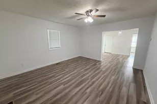 811 S Monroe St, Streator, IL 61364 - Photo 9