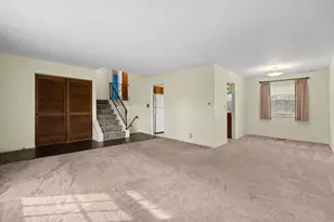 1024 Yorkshire Dr, Hanover Park, IL 60133 - Photo 3