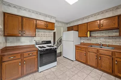 1024 Yorkshire Drive, Hanover Park, IL 60133 - Photo 7