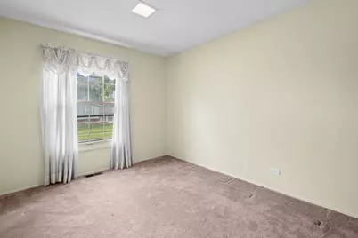 1024 Yorkshire Drive, Hanover Park, IL 60133 - Photo 11