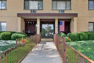6670 S Brainard Ave, Countryside, IL 60525 - Photo 1