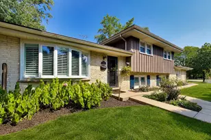 116 W Central Rd, Arlington Heights, IL 60005 - Photo 1