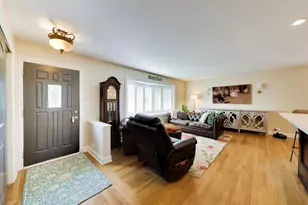 116 W Central Rd, Arlington Heights, IL 60005 - Photo 5