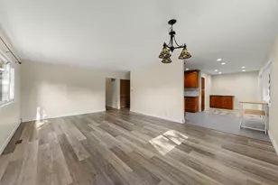 7101 Edgebrook Ln, Hanover Park, IL 60133 - Photo 5