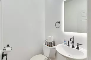 1677 Barberry Cir, Freeport, IL 61032 - Photo 23