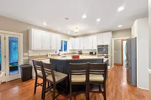 1677 Barberry Cir, Freeport, IL 61032 - Photo 9