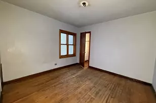 5643 S Newcastle Ave, Chicago, IL 60638 - Photo 9