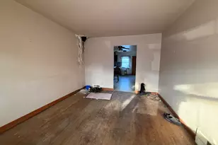 5643 S Newcastle Ave, Chicago, IL 60638 - Photo 3