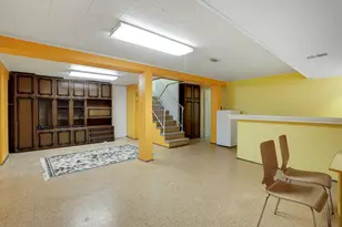 5253 Davis St, Skokie, IL 60076 - Photo 13