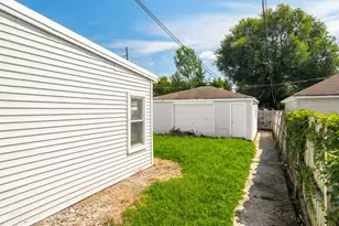 10639 S Forest Ave, Chicago, IL 60628 - Photo 19