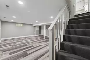 10639 S Forest Ave, Chicago, IL 60628 - Photo 15