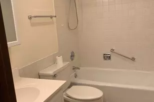 600 Thames Pkwy, Park Ridge, IL 60068 - Photo 15