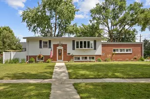1120 S 12th Ave, Saint Charles, IL 60174 - Photo 1