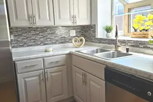 7526 N Ridge Blvd, Chicago, IL 60645 - Photo 7