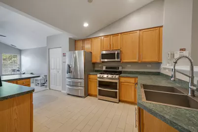 3024 Kentshire Circle, Naperville, IL 60564 - Photo 11