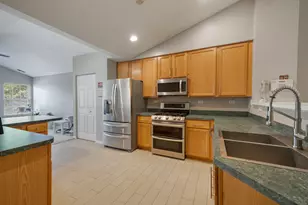 3024 Kentshire Cir, Naperville, IL 60564 - Photo 11