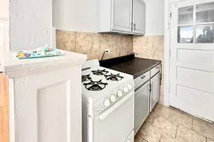 2801 W Lunt Ave, Chicago, IL 60645 - Photo 7