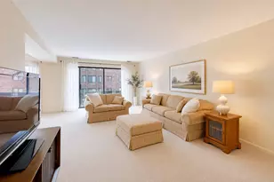 121 S Vail Ave, Arlington Heights, IL 60005 - Photo 3