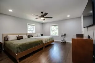 6630 N Trumbull Ave, Lincolnwood, IL 60712 - Photo 11