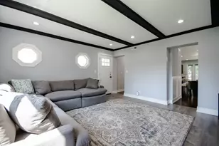 6630 N Trumbull Ave, Lincolnwood, IL 60712 - Photo 9